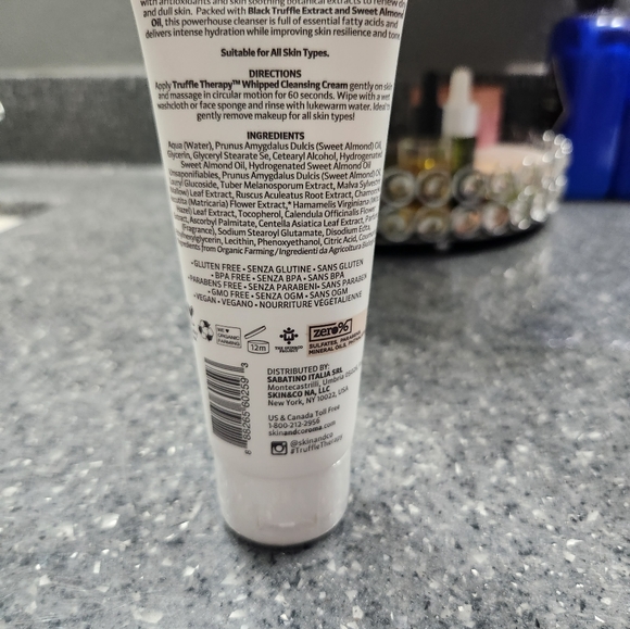 Skin & CO Whipped Cleansing Cream 100ml new - Picture 3 of 3